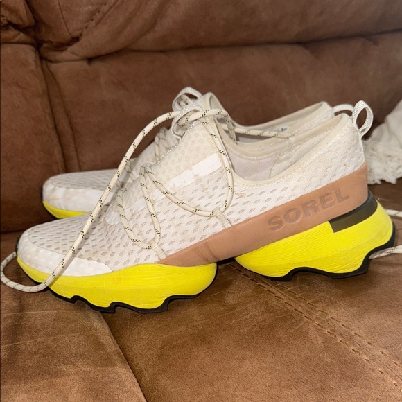 Sorel Kinetic Impact Women's Sea Salt Yellow Sneakers Size 8.5 Good Used - Picture 6 of 8